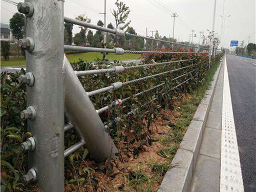 路侧缆索护栏